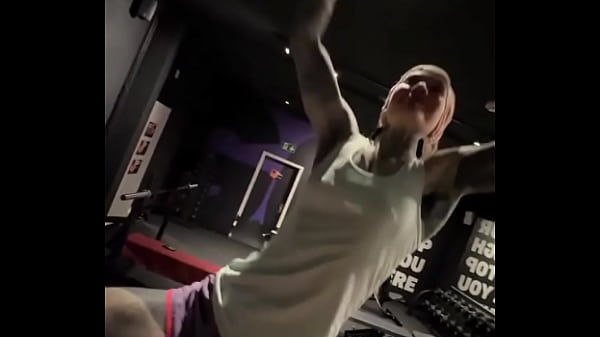 Challenge time how many pull ups can you do let me know in the comments i'm so excited to have a gym right around