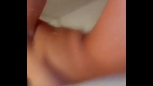 Nonton Shake It thumbnail