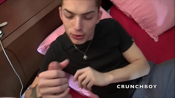 De Bordeaux Dos&eacute; Par Un Jeune Hetero De 22 Ans thumbnail