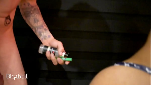 Play MP4 - Me la va meter por el culo