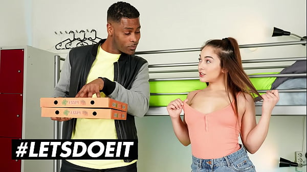 HORNYHOSTEL Ginebra Bellucci Darrell Deeps_Big Black Cock_Pizza Boy Fucks_His Top_Client