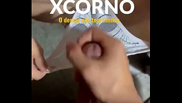 Nonton Gozada Na Calcinha Da Mulher Do Corno thumbnail