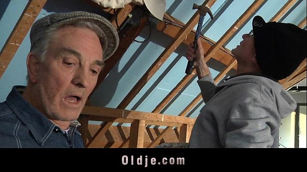 Play MP4 - Two grandpas fuck a skinny hottie