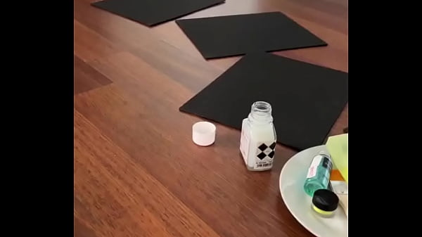 Nonton I Printed My Pleasure Squirting With Martamakeart On These Canvas! thumbnail