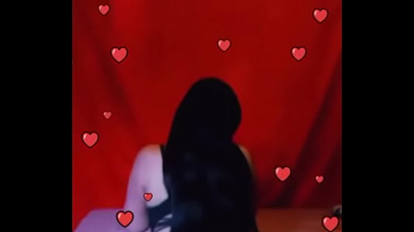 Se pone arrecha mientras chateamos