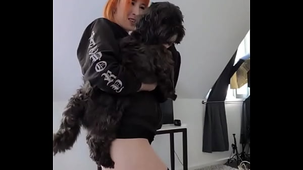 Nonton My Dog Loves To Dance With Me! thumbnail