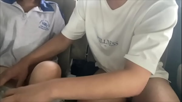 Play MP4 - 【素人】「声出ちゃうって&hellip;！」車のすぐ外に一般人がいるのにカーセックスでどきどきしながらイキまくる大&bigcirc;生カップル。