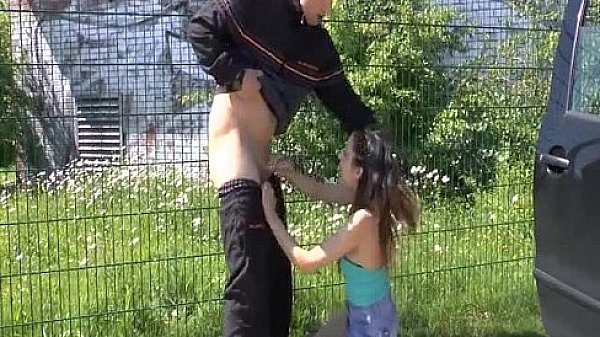Wild amateur brunette making a hot sex tape in public 