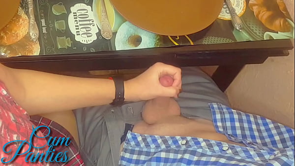 Школьница мастурбирует другу в школьном кафе thumbnail