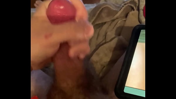 Hung guy masterbates 