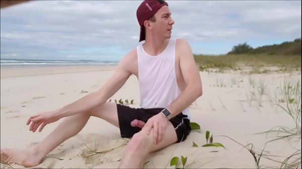 Play MP4 - Beach Jerk off 4
