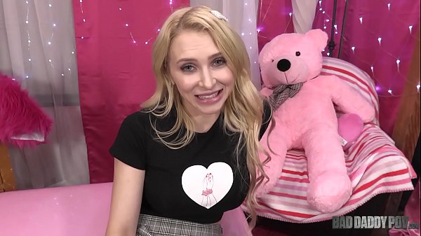 STEP DAUGHTER ALIX LYNX CONVINCES TO STICK HIS COCK IN HER TIGHTHOLE