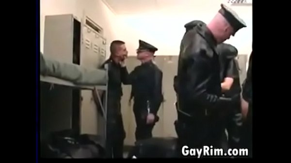 Play MP4 - Motorcycle police group sax