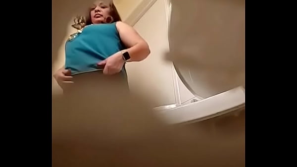 Nonton Caught In The Bathroom thumbnail