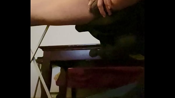 Play MP4 - Stroking big nut out