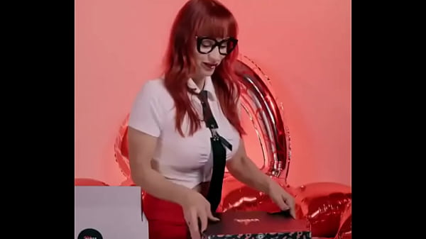 As promised: here is my unboxing video for Valentine's Day#ValentinesDay  girl 