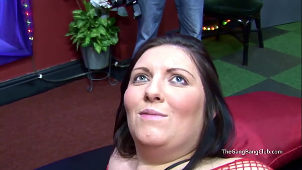 Play MP4 - Using a fat girl in a fishnet bodystocking