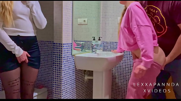 Play MP4 - Increible como folla mi hermanastra con mi nuevo novio