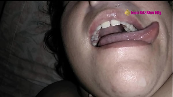 Joven Amante Me Coge Y Termina En Mi Cara thumbnail