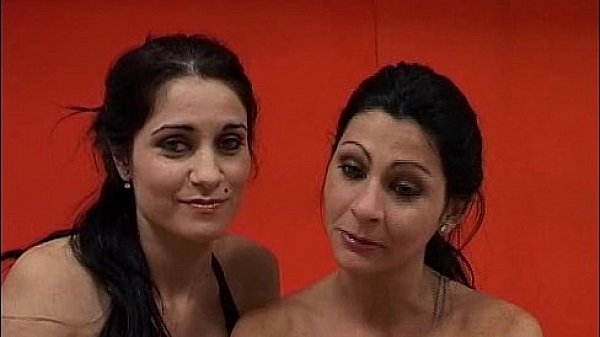 Nonton Gorgeous Latina Teen Mora And Natalin 1 51 thumbnail