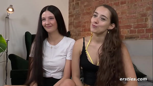 Play MP4 - Sexy Lesbians Play With an Inflatable Dildo