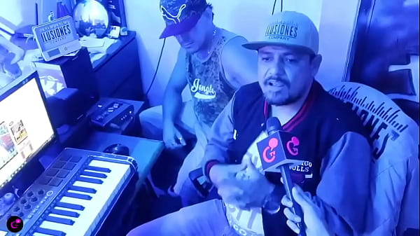 De cantar en los buses a creador de master , compositor y cantante. 