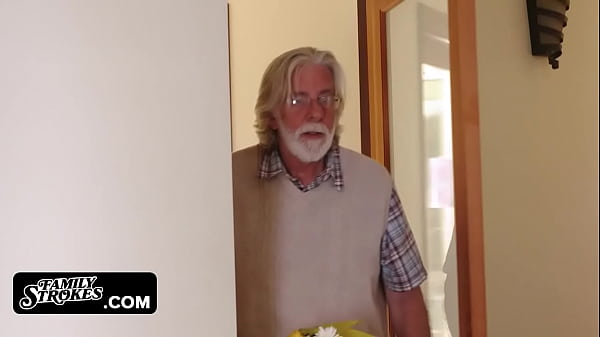 Stepmom made me cum_inside Unpacking Stepmom