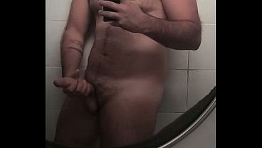 Punheta nesse pau gigante 
