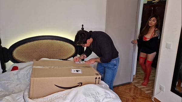 Surprise I mademy stepdad fuckme I give him my ass ina box as a sex_doll