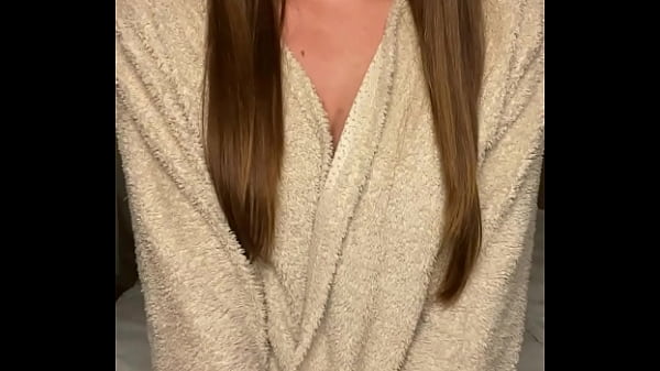 Nonton Vid&eacute;o Compl&egrave;temon Premier Gode thumbnail