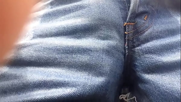 Play MP4 - Pissing in my jean