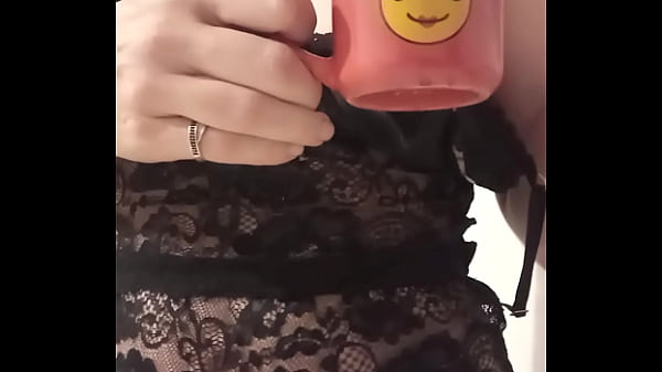 Nonton Bonjour Mes Coquins Je Vous Offre Le Caf&eacute; &eacute;couter Bien Il Y A Un Rdv ... thumbnail