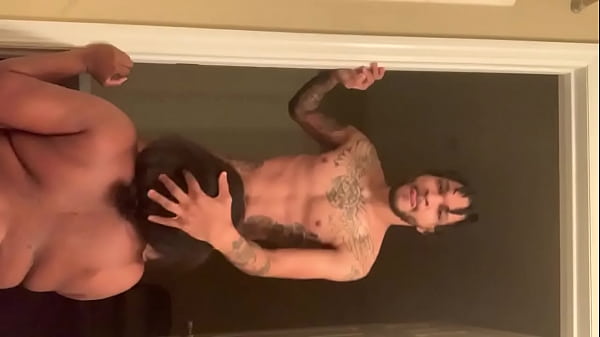 Play MP4 - &commat;chrishunged on Twitter