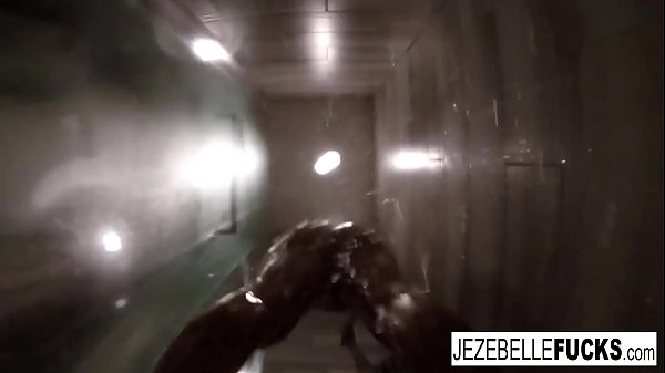 Sexy Jezebelle Bond films herself taking a_bath