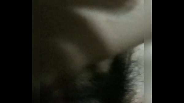 Play MP4 - Morenita sac&aacute;ndole los fr&iacute;joles