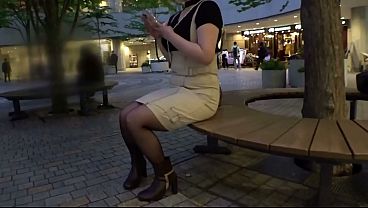 Nonton パート1溢れすぎる潮にエロ洪水警報snsで男漁り！エステスケベテクで男をイチコロ 胸 オイルでヌルヌルのパイズリは即イキ注意！！パイパンマ●コに容赦なしのゴリゴリピストン！絶頂するたびに潮吹くからホテルがびしょ濡れw性に貪欲な美女に搾り取られる連続エステsexをご覧あれッ！！！ thumbnail