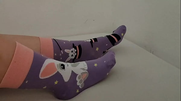 Nonton Taking Off My Socks thumbnail