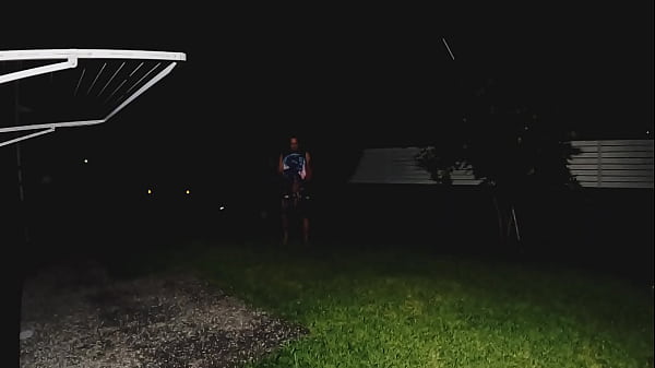 Play MP4 - Cuming in the backyard