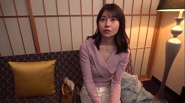 Play MP4 - 【美乳&times;美尻&times;美女のフルスペック降臨】