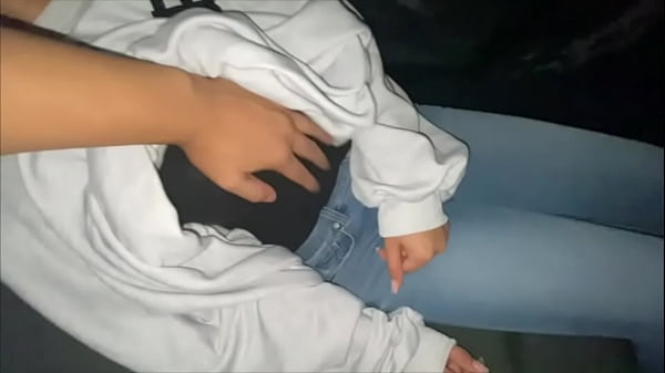 Play MP4 - 【大&bigcirc;生カップルのカーSEX】夜中まで彼女とデートして車の中でたわいもない会話した後にいい雰囲気になって、、