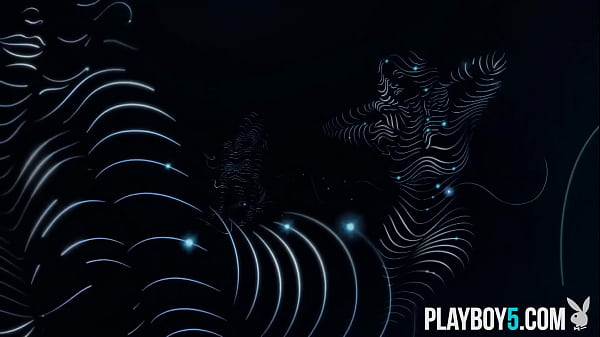 Nonton Two Super Sexy Blonde Babes Like To Show Off Their Amazing Hot Bodies thumbnail