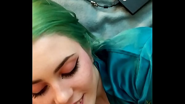 Play MP4 - Stepsister caught masturbating