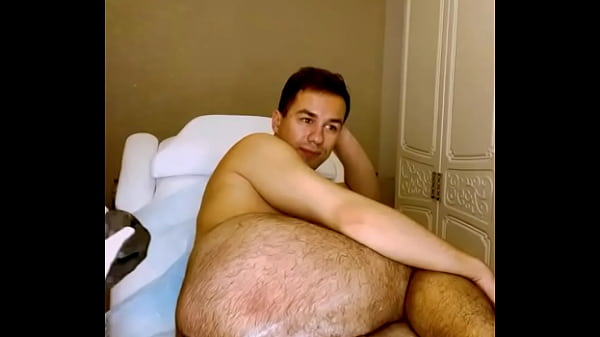 SugarNadya_gives an intimate haircut to a_Russian guy - webcam model