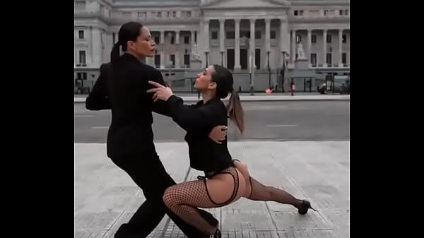 FACEBOOK Diputada con buen CULO