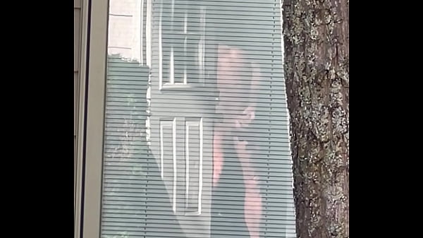 Play MP4 - Watching my neighbor masturbate