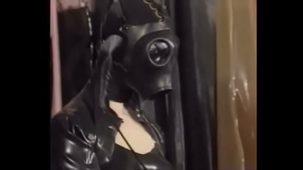 Natalia_Muehlhausen latex slave_in hood_and gasmask getsa good_fuck from her master from Gummi_in der Ehe
