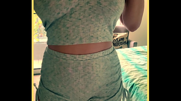 Nonton Milf Wears Her Pyjamas And Shows Her Perfect Tits thumbnail