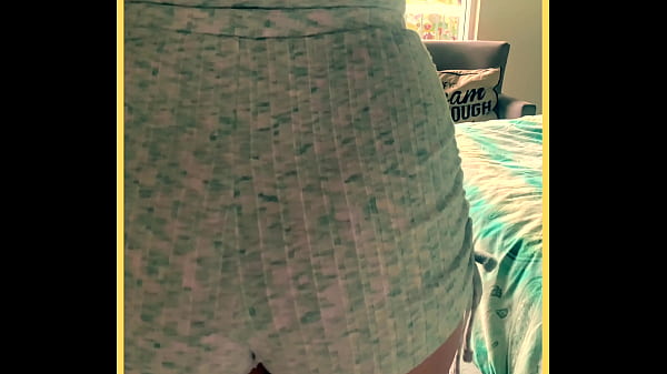 Milf wears her pyjamas and shows her perfect tits 