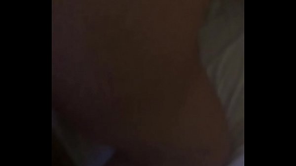 Aprovechando mi descanso ella lo disfruta mucho cuando la pongo en cuatro 