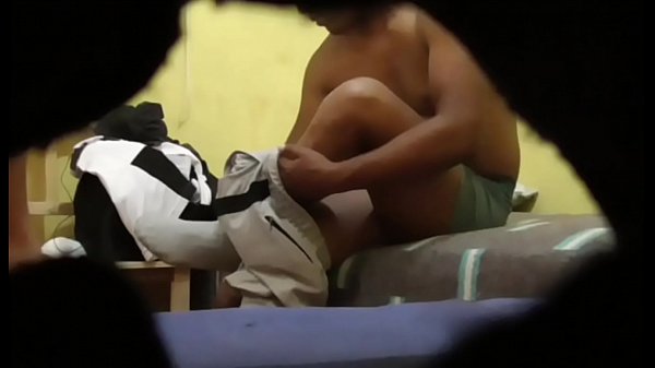 Play MP4 - Primos follando a pelo mientras mi tia duerme